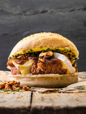 Le burger Vicomte chez Big Fernand Valence : Veau + Brie de Meaux AOP + Noix